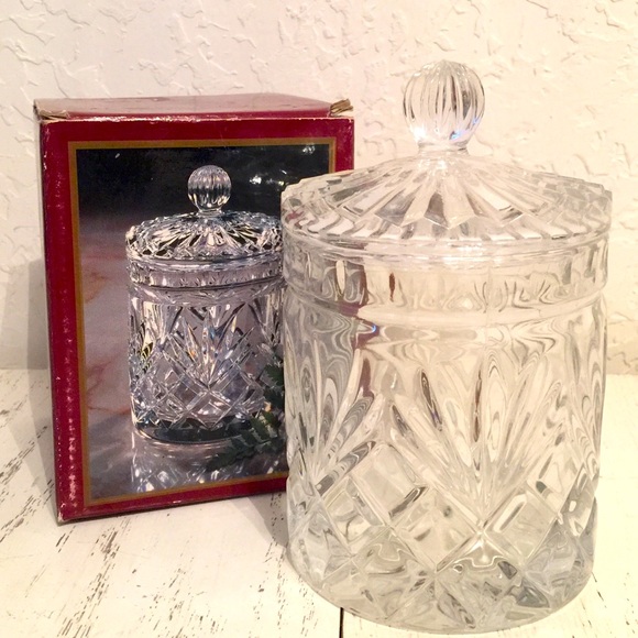 Crystal Clear Signatures Other - Crystal Candy Jar 6”
